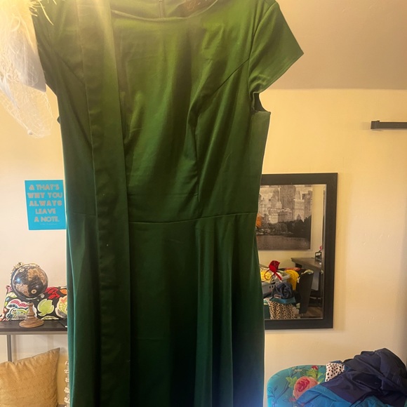 Dark Green Pin Up style dress in Pine Green! Size Mediun - Picture 5 of 6